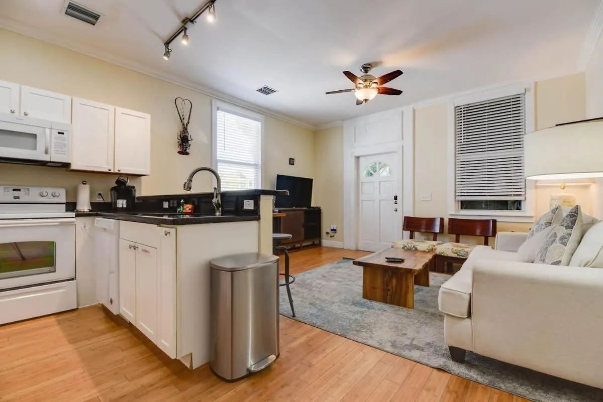 Mesa House, Dos -Unreal Location Apartment Key West