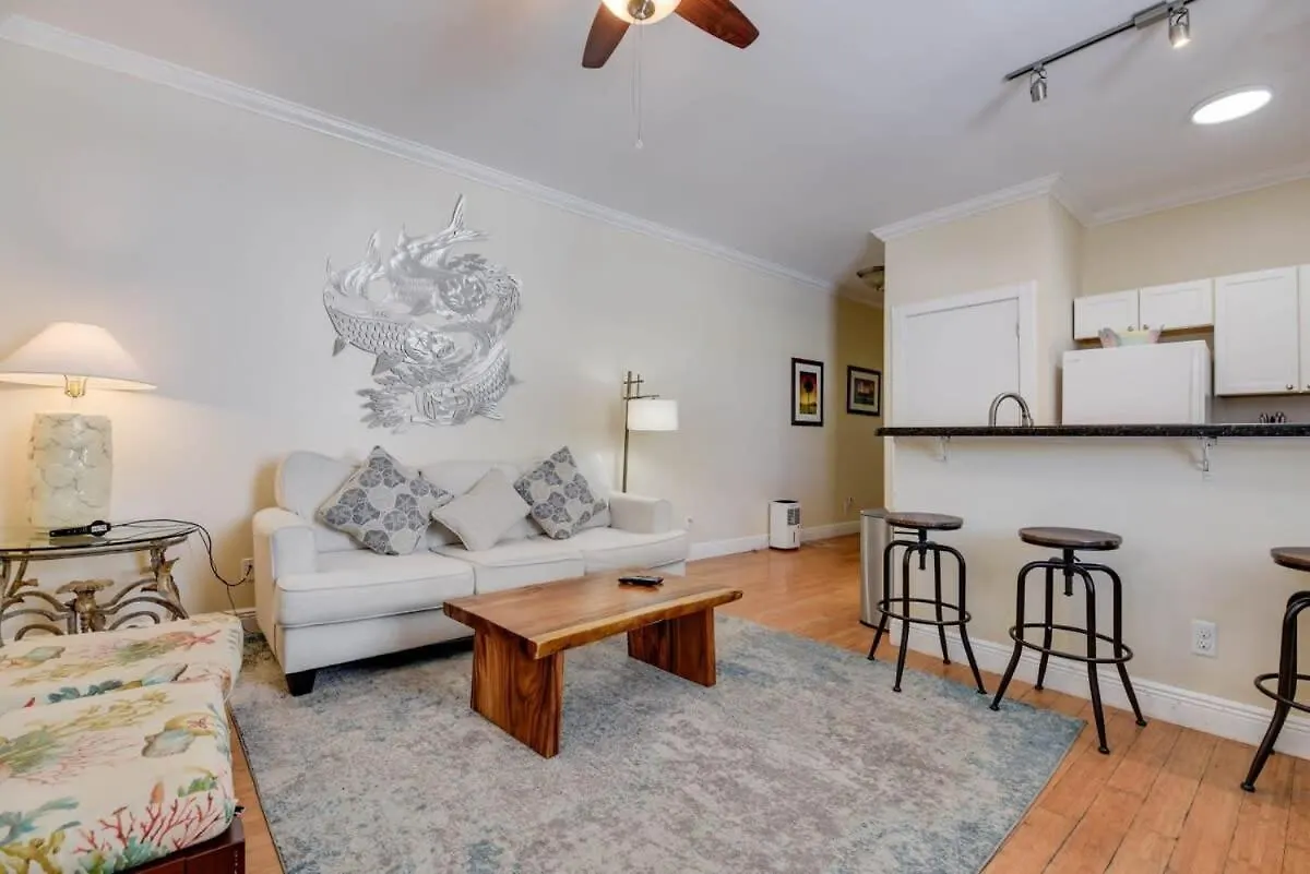 Mesa House, Dos -Unreal Location Apartment Key West